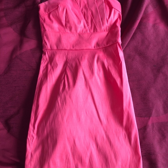 Coral coloured dress. - Picture 2 of 7